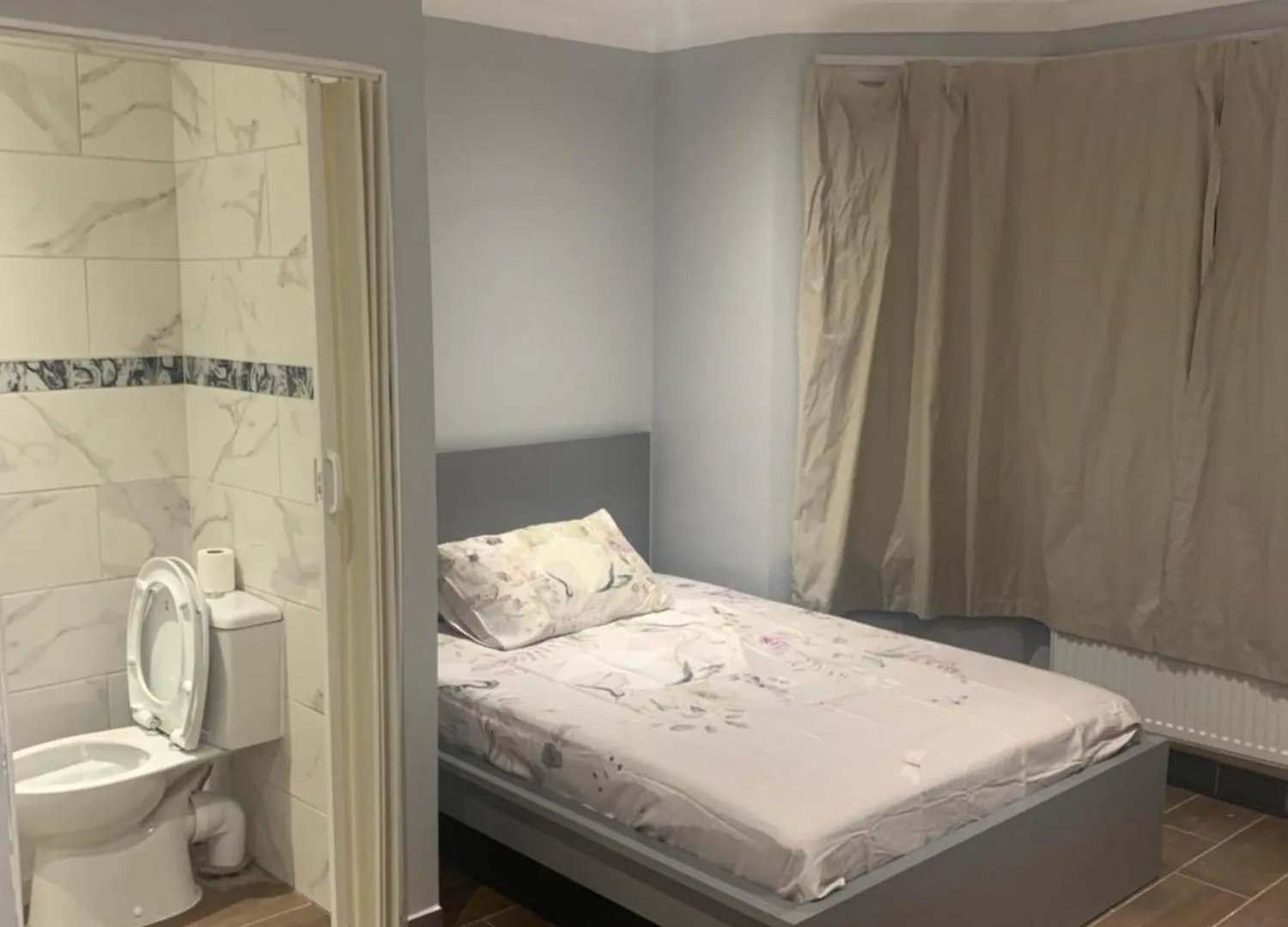 Modern And Sleek Ensuite-Room With Double Bed Bornemouth 0*,